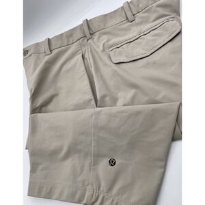 Lululemon Commission Short Men's 34 Beige 11"Inseam Golf  Chino